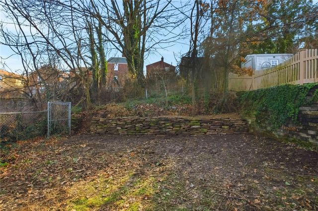 378 Fernhill Ave, Brookline, PA 15226