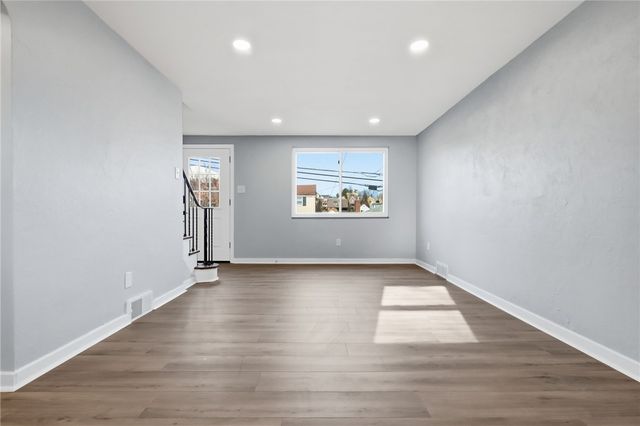 378 Fernhill Ave, Brookline, PA 15226