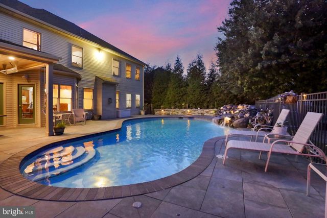 3714 LEYLAND DR, Mechanicsburg, PA 17050