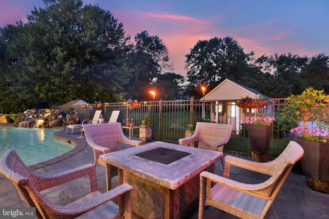 3714 LEYLAND DR, Mechanicsburg, PA 17050