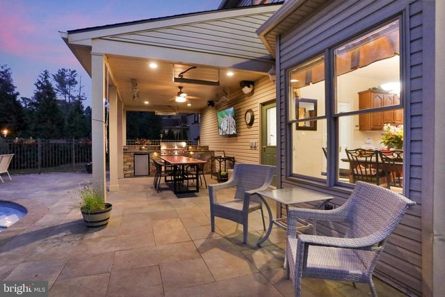 3714 LEYLAND DR, Mechanicsburg, PA 17050