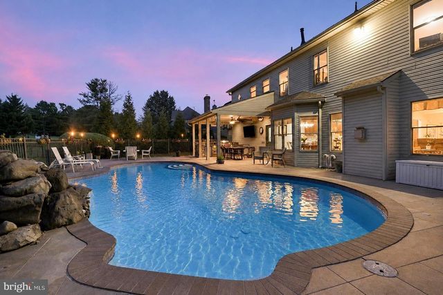 3714 LEYLAND DR, Mechanicsburg, PA 17050
