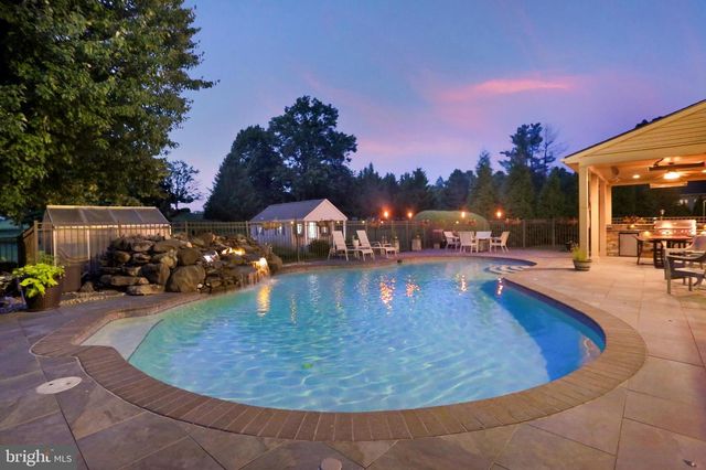 3714 LEYLAND DR, Mechanicsburg, PA 17050