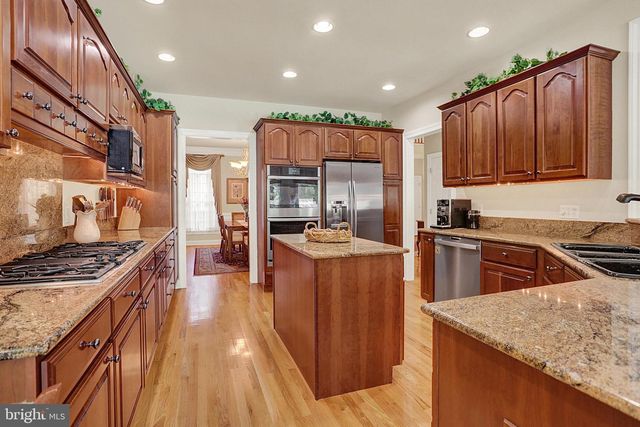 3714 LEYLAND DR, Mechanicsburg, PA 17050