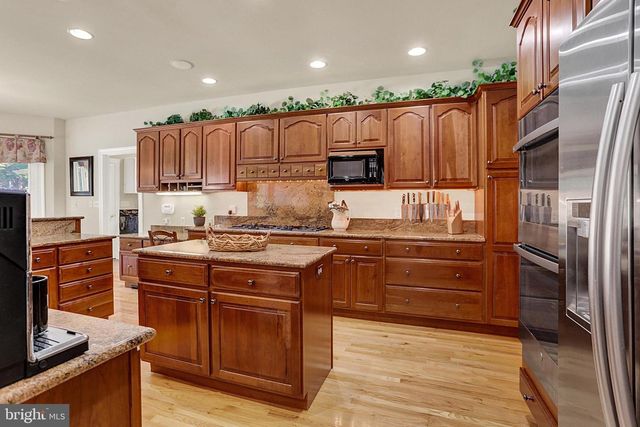 3714 LEYLAND DR, Mechanicsburg, PA 17050