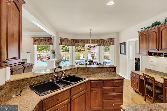 3714 LEYLAND DR, Mechanicsburg, PA 17050