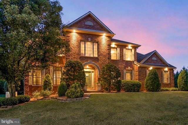 3714 LEYLAND DR, Mechanicsburg, PA 17050