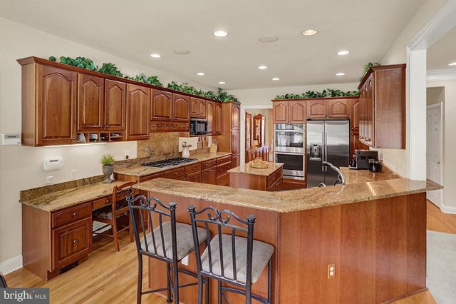 3714 LEYLAND DR, Mechanicsburg, PA 17050