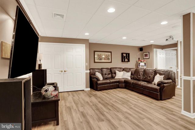3714 LEYLAND DR, Mechanicsburg, PA 17050