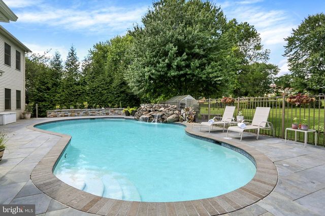 3714 LEYLAND DR, Mechanicsburg, PA 17050