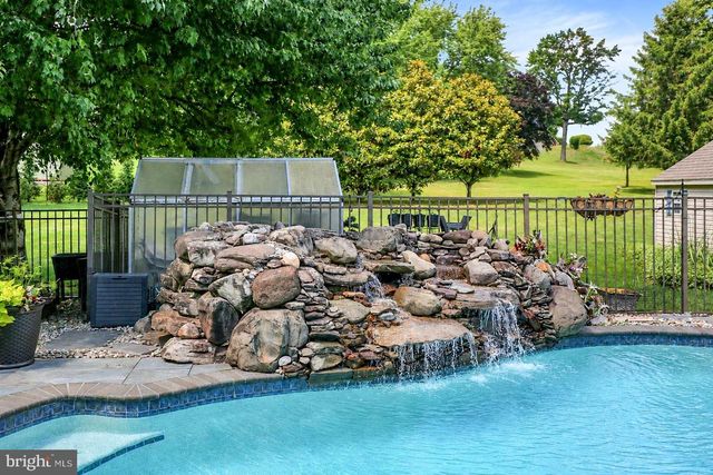 3714 LEYLAND DR, Mechanicsburg, PA 17050