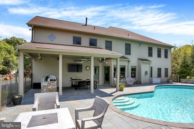 3714 LEYLAND DR, Mechanicsburg, PA 17050