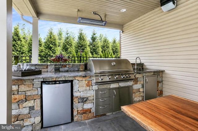 3714 LEYLAND DR, Mechanicsburg, PA 17050