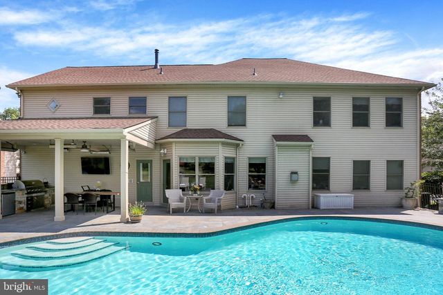 3714 LEYLAND DR, Mechanicsburg, PA 17050