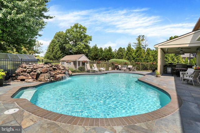 3714 LEYLAND DR, Mechanicsburg, PA 17050