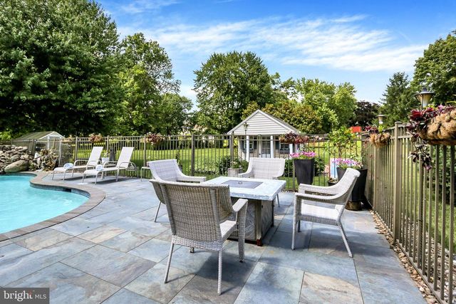 3714 LEYLAND DR, Mechanicsburg, PA 17050