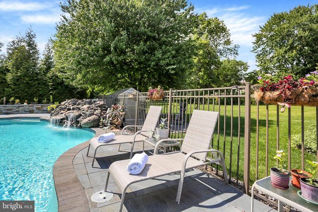 3714 LEYLAND DR, Mechanicsburg, PA 17050