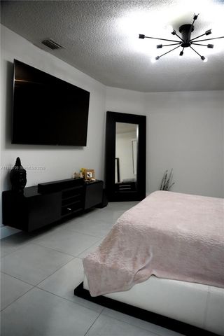 19262 NW 89th Ave, Hialeah, FL 33018