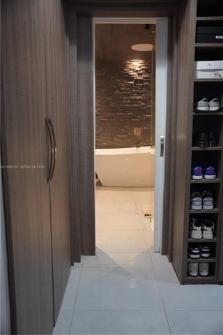 19262 NW 89th Ave, Hialeah, FL 33018