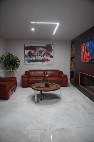 19262 NW 89th Ave, Hialeah, FL 33018