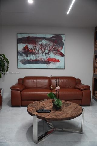 19262 NW 89th Ave, Hialeah, FL 33018