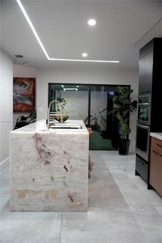 19262 NW 89th Ave, Hialeah, FL 33018