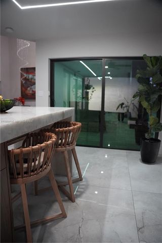 19262 NW 89th Ave, Hialeah, FL 33018