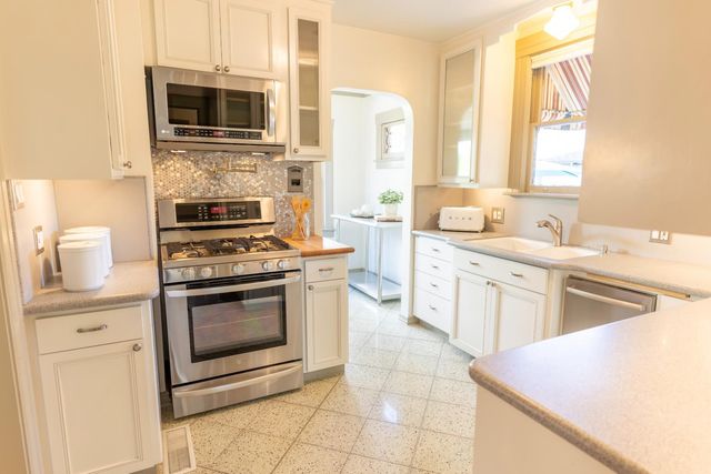 744 E Brown Avenue, Fresno, CA 93704