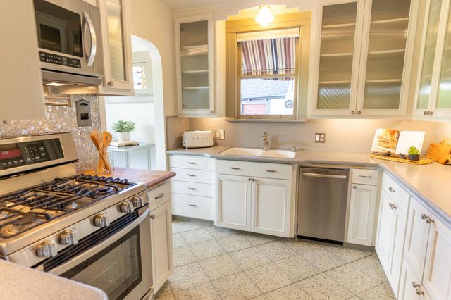 744 E Brown Avenue, Fresno, CA 93704
