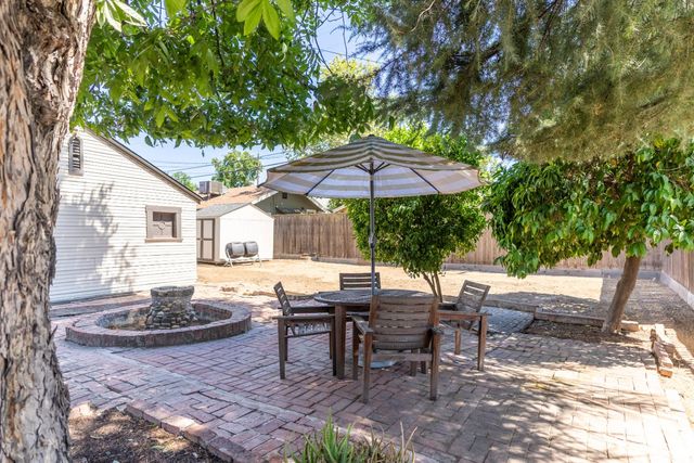 744 E Brown Avenue, Fresno, CA 93704
