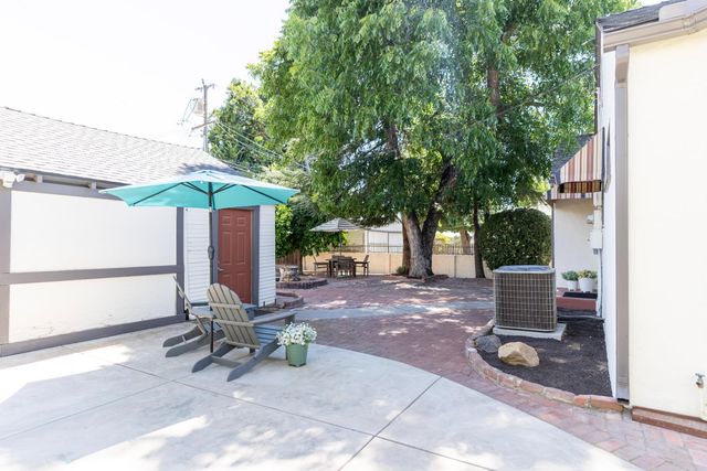 744 E Brown Avenue, Fresno, CA 93704