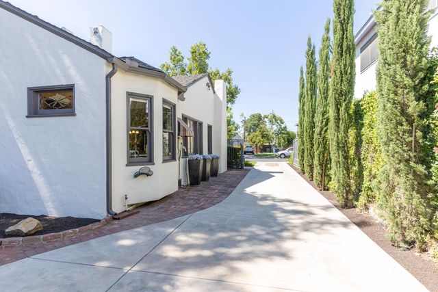 744 E Brown Avenue, Fresno, CA 93704