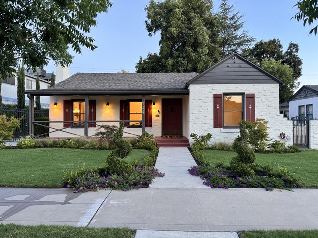 744 E Brown Avenue, Fresno, CA 93704