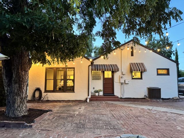 744 E Brown Avenue, Fresno, CA 93704