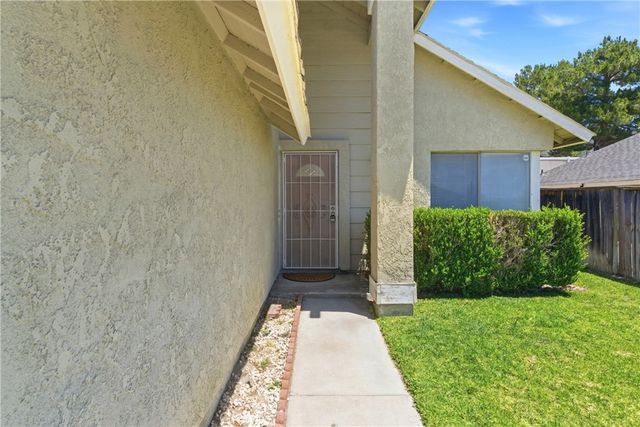 2634 Akron, San Bernardino, CA 92407