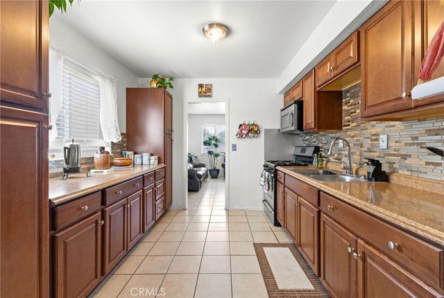 16116 Cajon, Hesperia, CA 92345