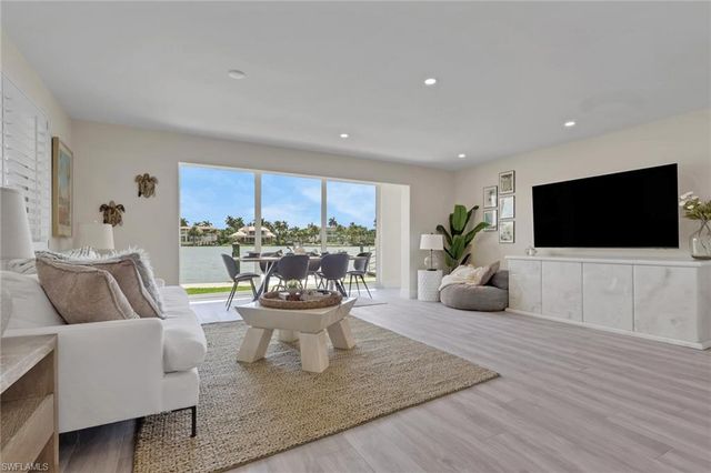 2500 Gulf Shore BLVD N S10, Naples, FL 34103