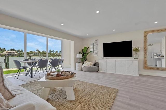 2500 Gulf Shore BLVD N S10, Naples, FL 34103