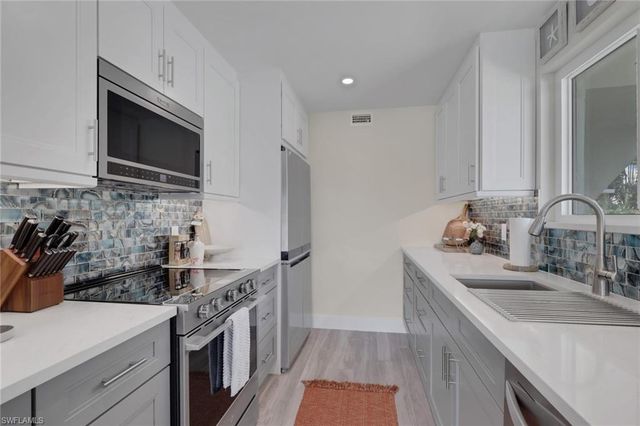 2500 Gulf Shore BLVD N S10, Naples, FL 34103
