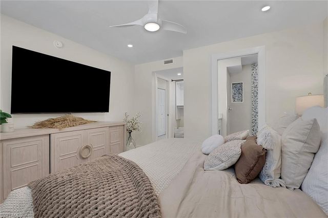 2500 Gulf Shore BLVD N S10, Naples, FL 34103