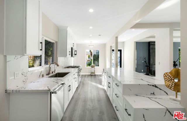 164 N Willaman Drive, Beverly Hills, CA 90211