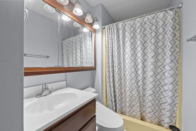 7680 Foxboro Lane, Columbus, OH 43235