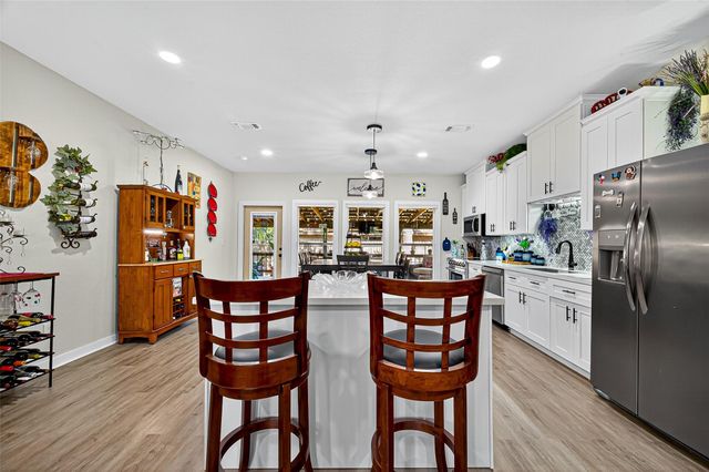 502 Tall Timber Drive, West Columbia, TX 77486