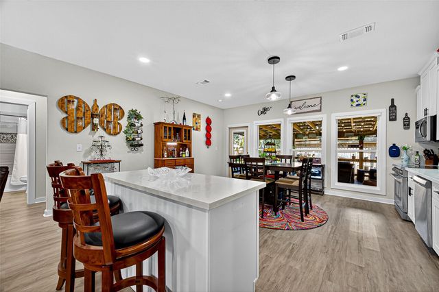 502 Tall Timber Drive, West Columbia, TX 77486