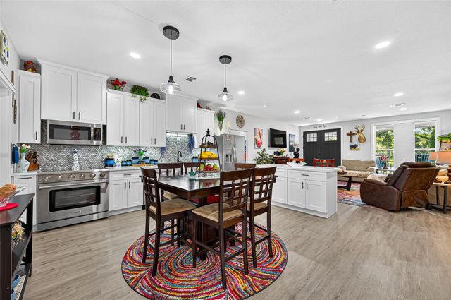 502 Tall Timber Drive, West Columbia, TX 77486