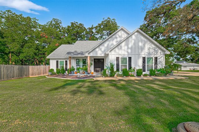 502 Tall Timber Drive, West Columbia, TX 77486