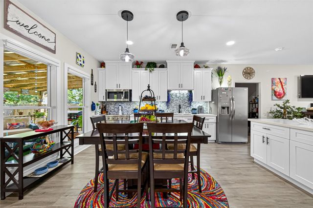 502 Tall Timber Drive, West Columbia, TX 77486