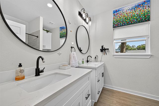 502 Tall Timber Drive, West Columbia, TX 77486