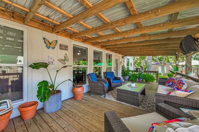 502 Tall Timber Drive, West Columbia, TX 77486