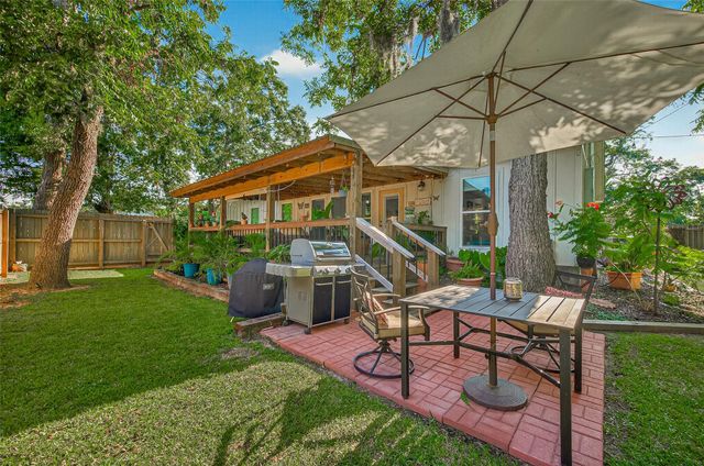 502 Tall Timber Drive, West Columbia, TX 77486